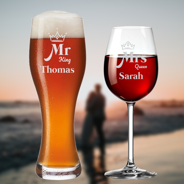 Weizenbierglas und Weinglas mit personalisierter Gravur für Paare